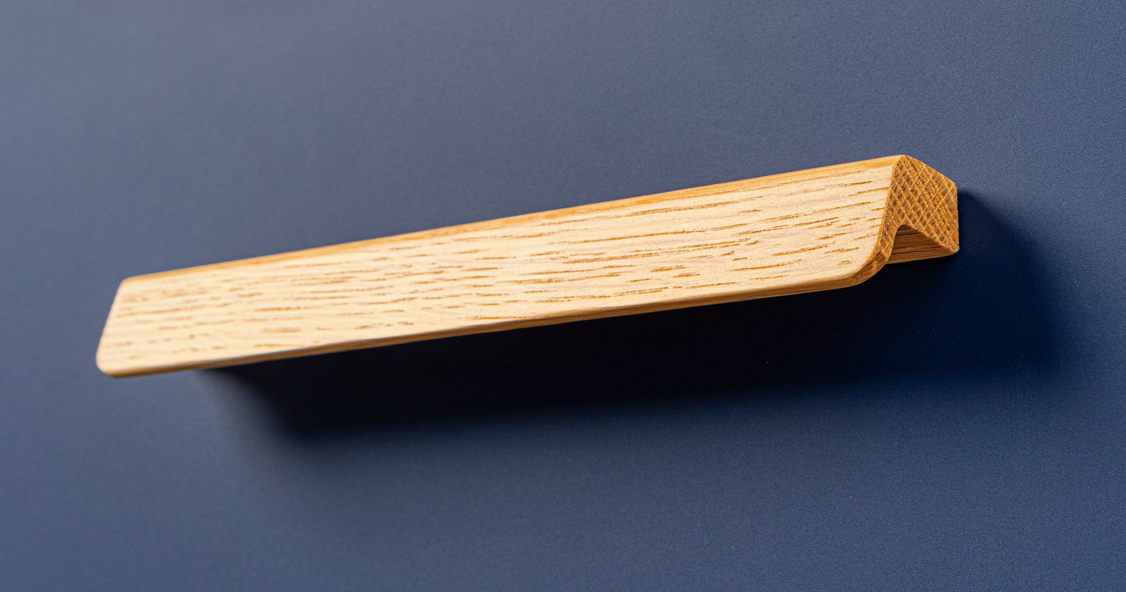 TIRADOR ASA FLAP 0613032W16 70MM MADERA ROBLE